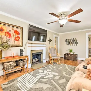  Holiday home Retreat About 14 Mi To Dtwn Charlotte!