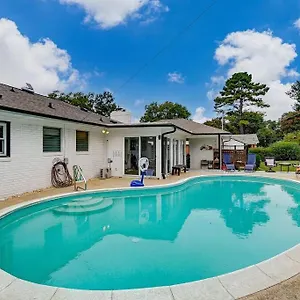  Holiday home Poolside With Fire Pit Fun And King